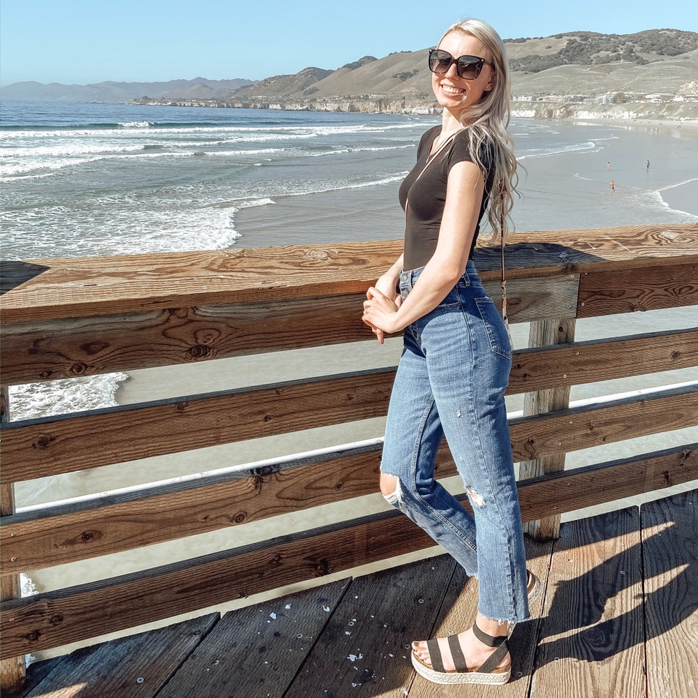 Abercrombie Ultra High Rise Mom Jean 26/2R